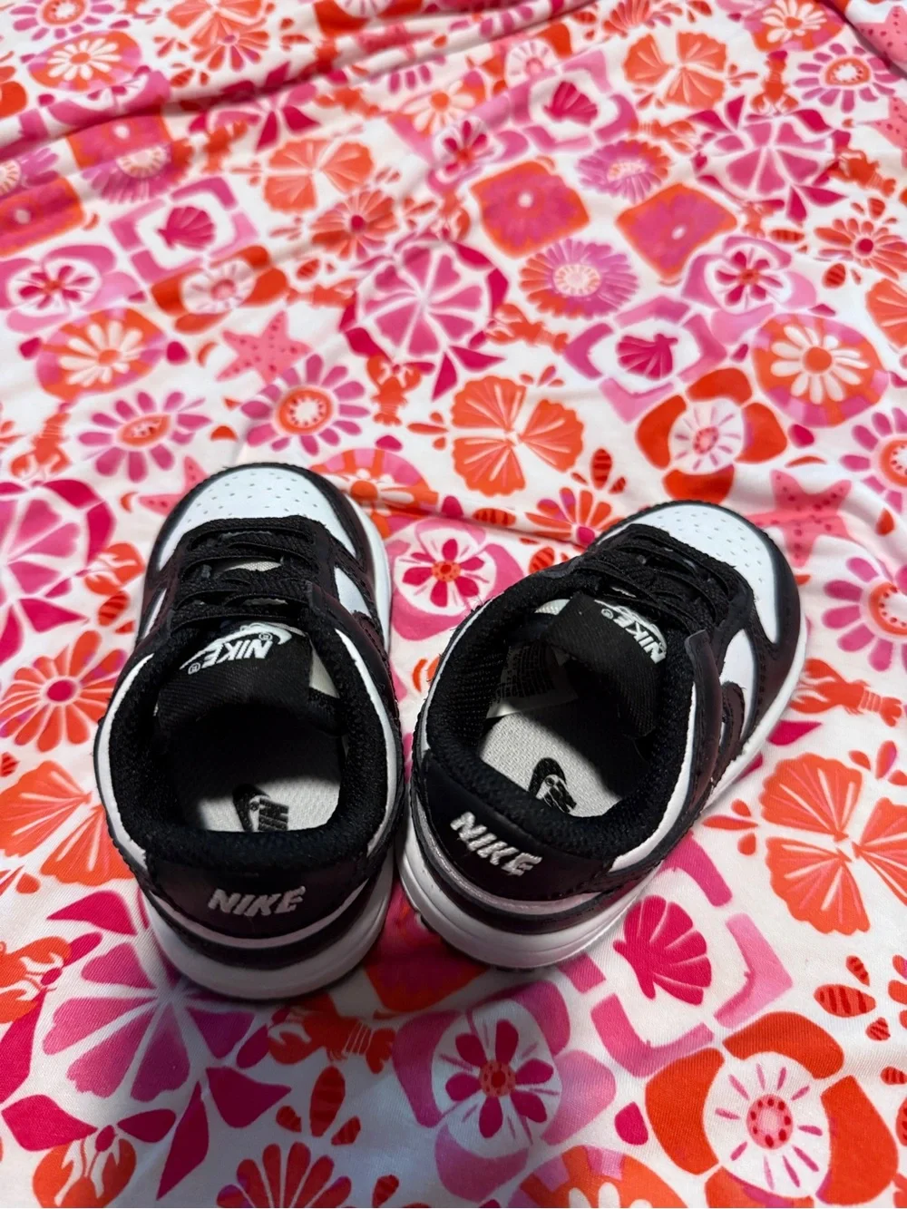 Infant Nike Black and White Low-Top Sneakers